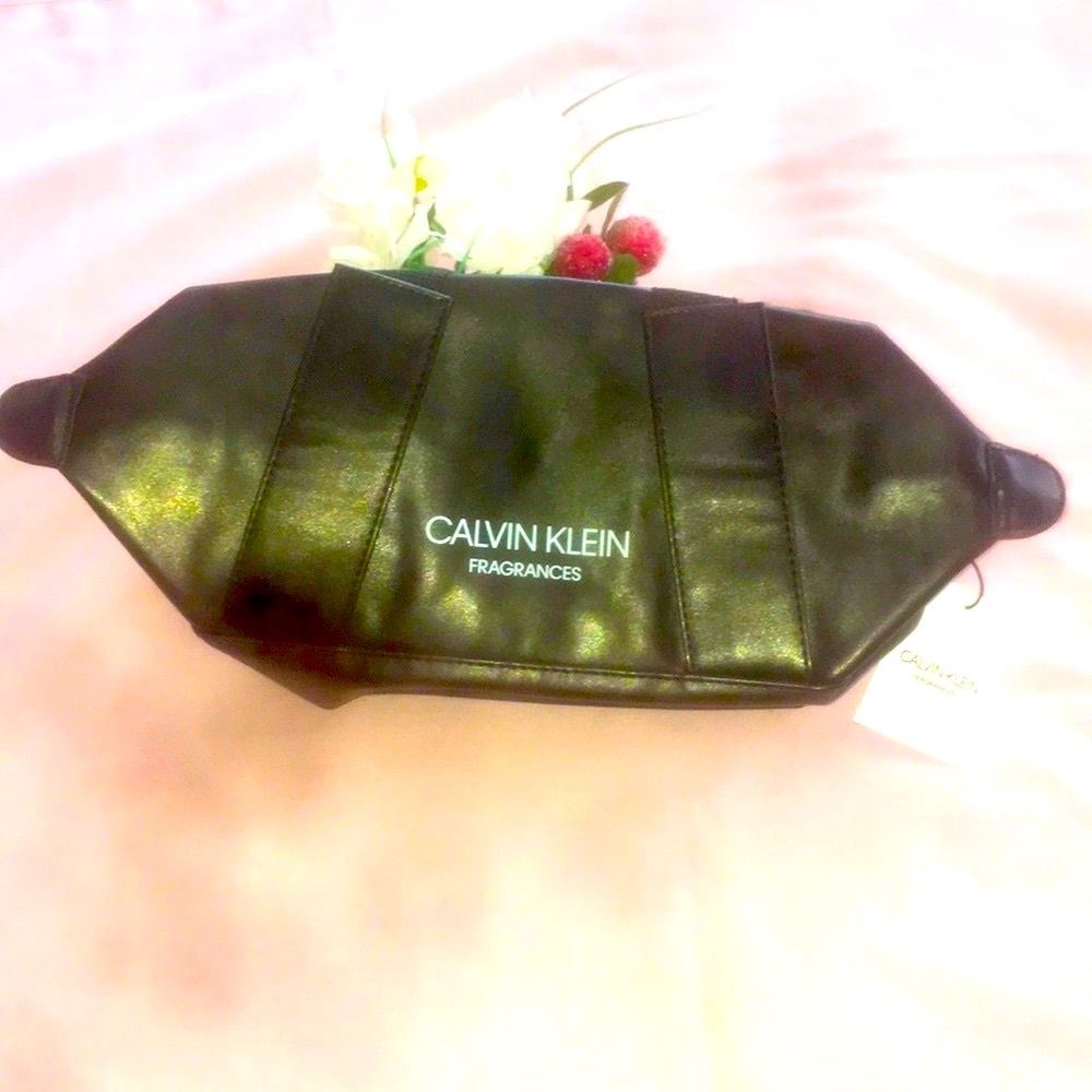 Calvin Klein Men's Black Polyurethane Toiletry Bag Dopp Kit Shaving Wash Case
